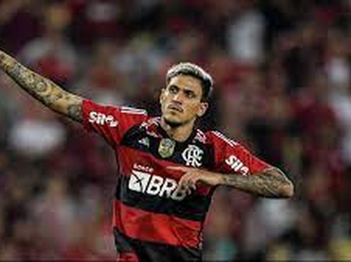 Pedro leva soco no rosto e presta queixa contra preparador físico do Flamengo