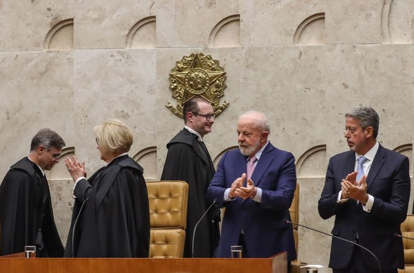 Cristiano Zanin toma posse como novo ministro do Supremo Tribunal Federal
