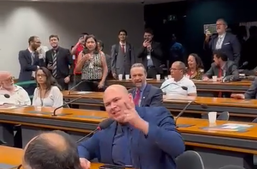 Veja Vídeos: Abílio é chamado de bandido, assassino e nazista durante audiência na Câmara dos Deputados sobre conflito entre Israel e Palestina