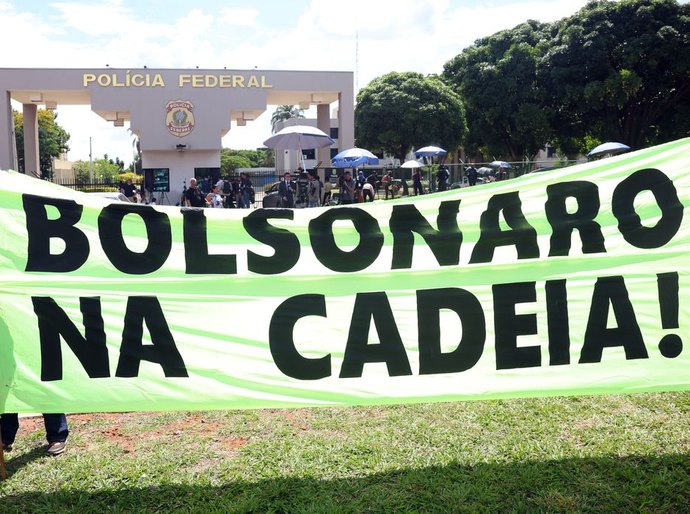 Bolsonaro ficará em cela da PF com 12 m², frigobar e banheiro privado