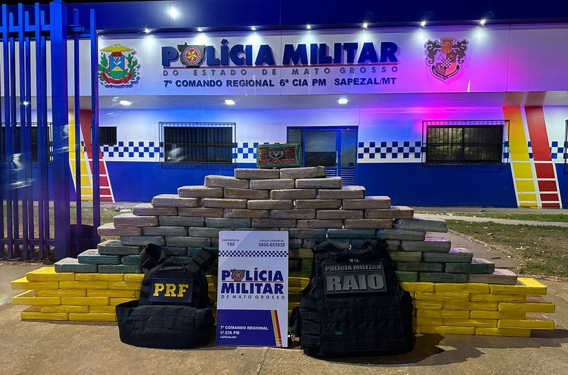 Polícia Militar e PRF apreendem 129 tabletes de entorpecentes avaliados em R$ 2,8 milhões