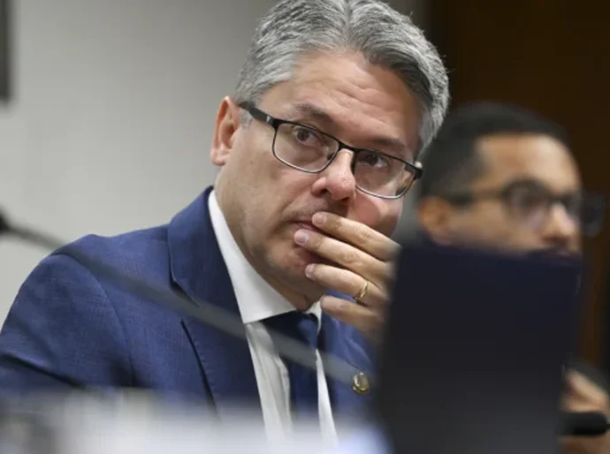 CPI do Crime rejeita relatório que propõe indiciar Moraes, Toffoli e Gilmar