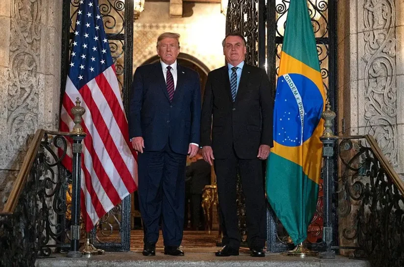 Trump está deixando Bolsonaro 'à deriva', diz analista americano