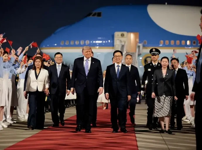 Trump na China: Irã, Taiwan e comércio estão na agenda das negociações com Xi