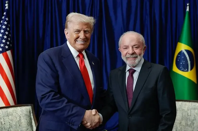 'Tive uma ótima reunião com Trump', diz Lula; negociações para suspensão do tarifaço seguem neste domingo