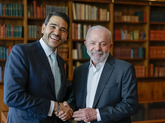 Lula indica Messias para vaga de Barroso no STF