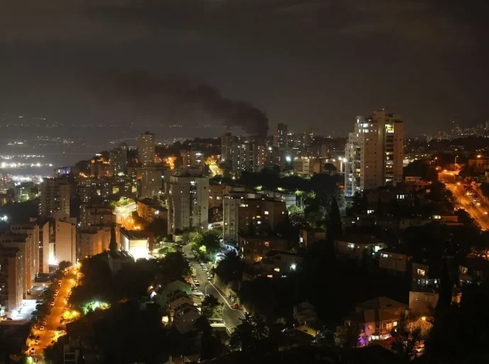 Guarda Revolucionária do Irã diz ter atingido refinaria em Israel