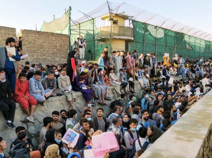 Talibã dispara para o alto para dispersar manifestantes em Cabul