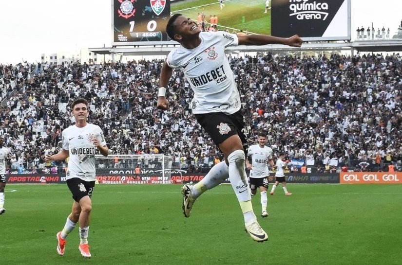 Com show de Wesley, Corinthians atropela Fluminense e vence primeira no Brasileirão