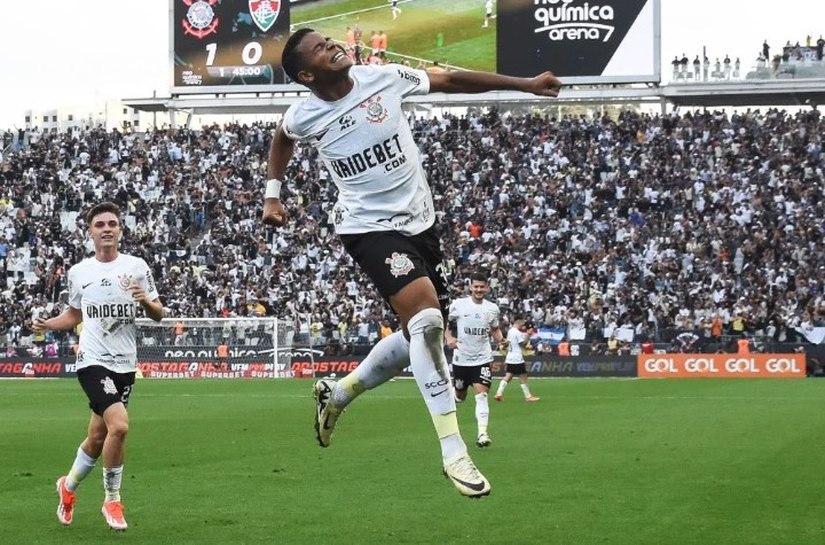 Com show de Wesley, Corinthians atropela Fluminense e vence primeira no Brasileirão