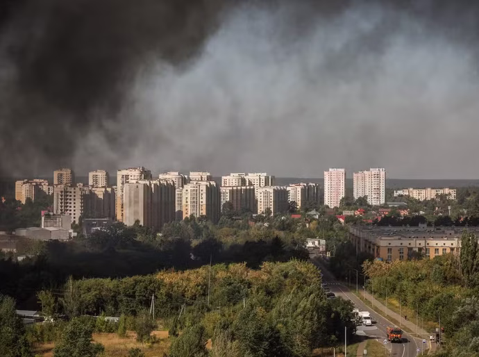 Ataque aéreo russo mata ao menos 27 na região de Kiev, diz autoridade ucraniana
