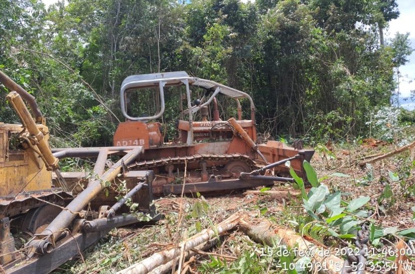 Sema aplica multa por desmatamento ilegal em São José do Xingu, MT, e apreende dois tratores
