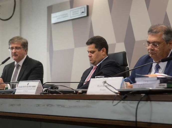 CCJ do Senado aprova indicações de Flávio Dino e Paulo Gonet
