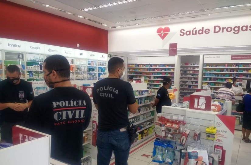 Polícia e Procon faz operação em Farmácia que vendia ivermectina contra a Covid 19 por R$ 570 a caixa
