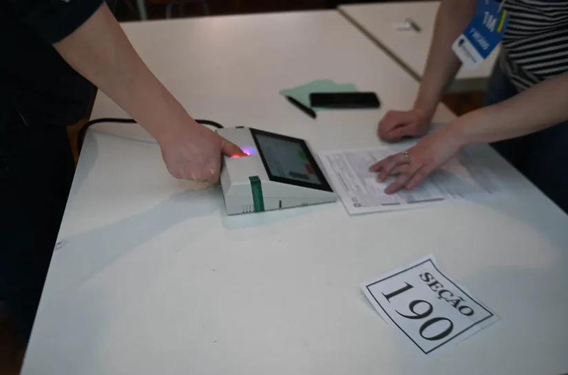 Ao menos nove governadores já deixaram cargos para disputar eleições