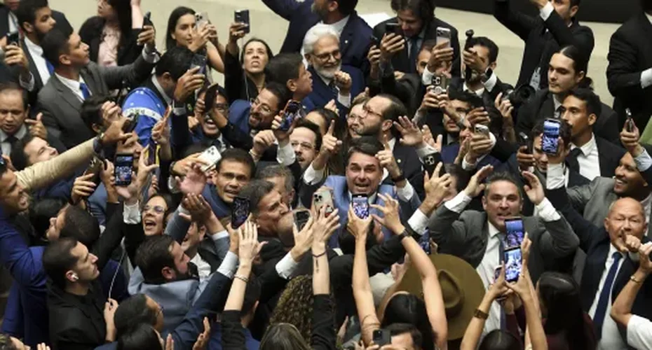 PT aciona STF contra dosimetria, que beneficia Bolsonaro