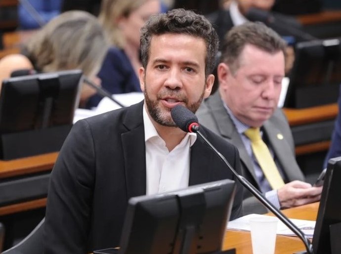 PGR pede ao STF abertura de inquérito para investigar Janones por suposta “rachadinha”