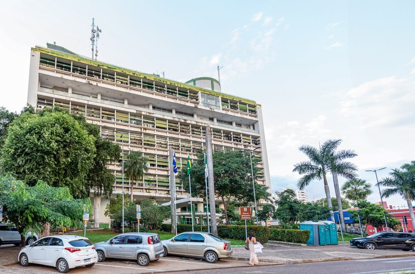 Prefeitura de Cuiabá paga folha de maio com reajuste anual e injeta R$ 146,2 milhões na economia