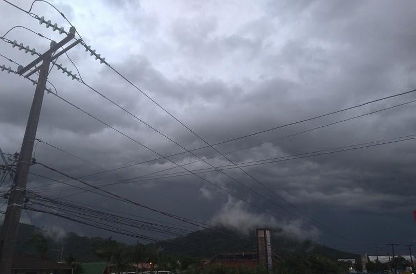 Inmet emite alerta de perigo para tempestades em 20 municípios de MT