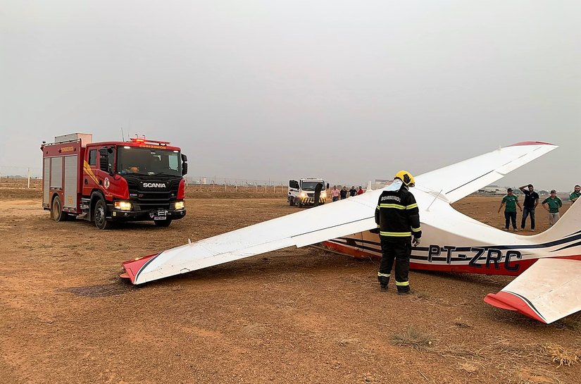 Corpo de Bombeiros socorre piloto após queda de aeronave em Primavera do Leste, MT