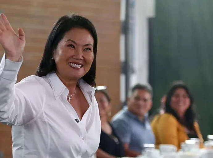 Reuters: Fujimori tem vantagem irreversível; resultado não foi divulgado