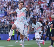 Após polêmica, Bélgica goleia e elimina Estados Unidos nas oitavas da Copa