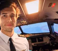 Um instrutor de voo salta de um avião em pleno voo, e seu aluno consegue pousar em segurança