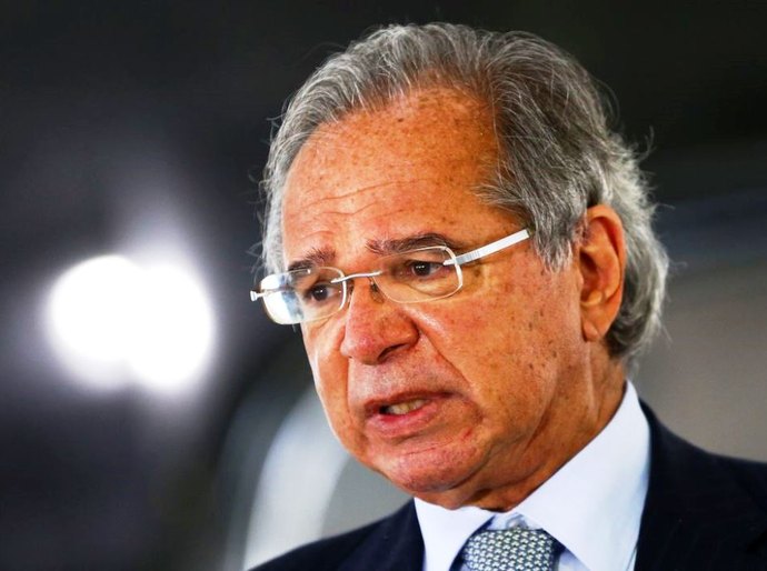 Guedes diz a Brics que vacinas e recuperação econômica são prioridades