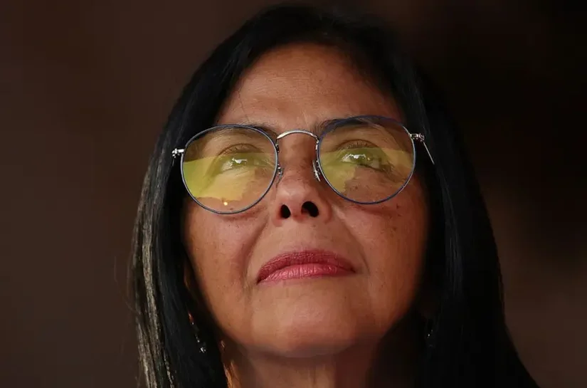 A corda bamba de Delcy Rodríguez — e as cartas na manga da presidente da Venezuela