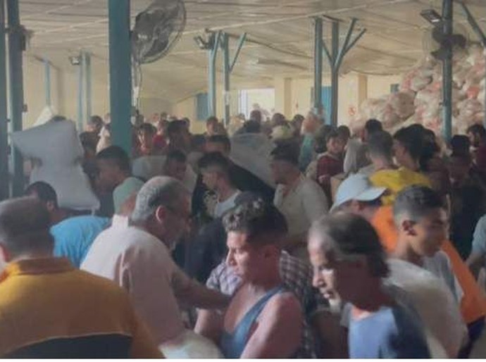 Milhares invadem centros de ajuda humanitária em Gaza; “Ordem civil começa a ruir”, diz ONU