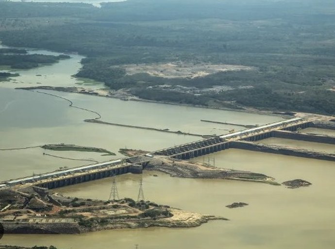 Seca histórica do rio Madeira paralisa operações em uma das maiores hidrelétricas do Brasil