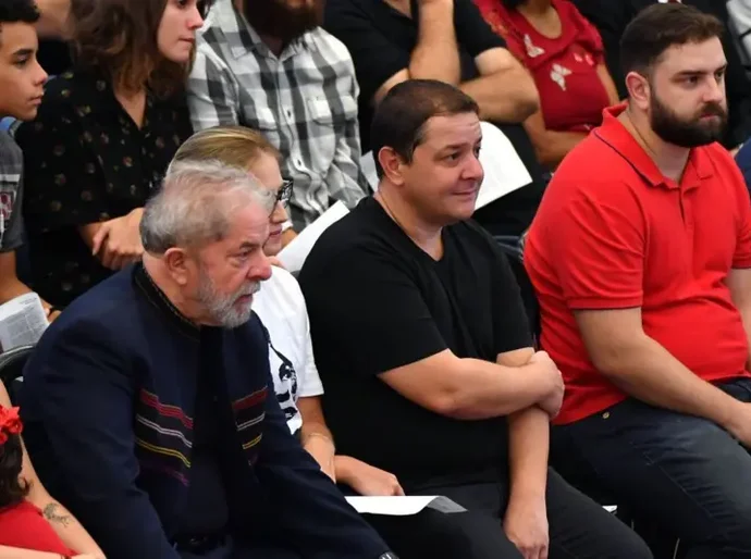 O que se sabe sobre as acusações contra Lulinha na CPMI do INSS