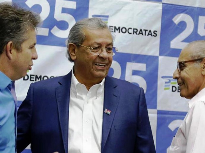 DEM ‘amarela’, alija Júlio Campos da disputa ao Senado e decide apoiar Leitão; Grupo de Mauro vai com Fávaro