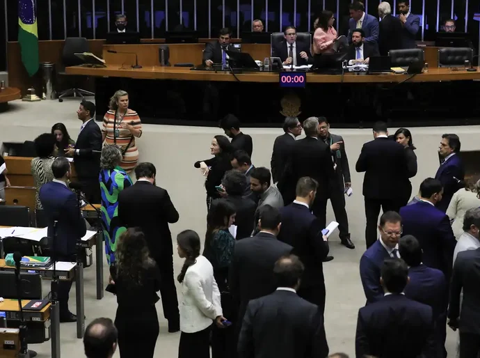 Em derrota para governo, Câmara derruba aumento do IOF; Senado ainda votará