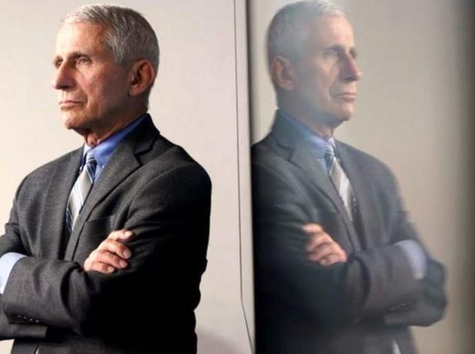 Especialista da Casa Branca fala em 'direção errada' dos EUA na pandemia e diz considerar volta do uso de máscara por vacinados