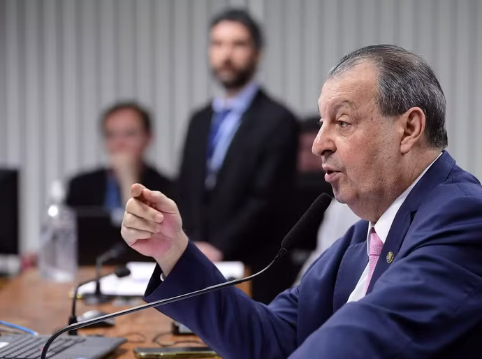 Fim da 6x1: Aziz mantém relatório com mesmo teor de texto aprovado pela Câmara para acelerar votação no Senado
