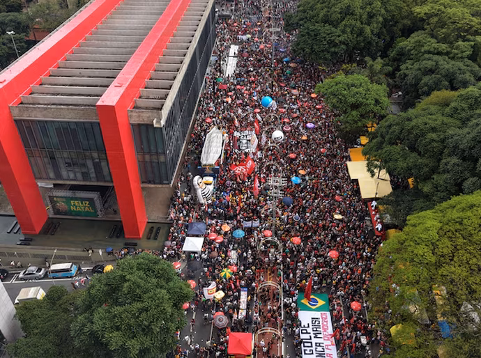 Manifestantes se reúnem em capitais contra PL da Dosimetria