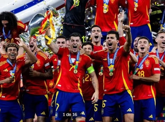 Espanha vence a Inglaterra e se torna primeira tetracampeã da Eurocopa