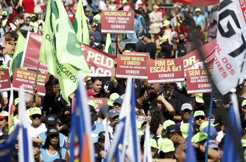 Ato em SP une centrais sindicais e governo pelo fim da escala 6x1