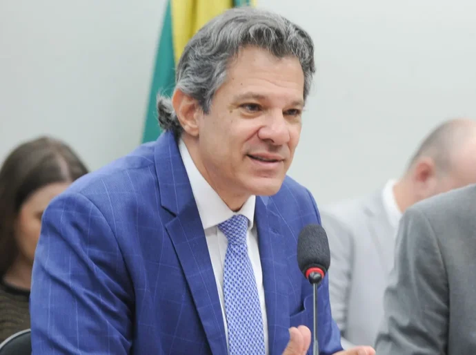 Plano contra tarifaço sai nos próximos dias, com ações para indústria