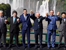 Lula fala em catástrofe humanitária, e Milei defende pressão de Trump sobre Venezuela