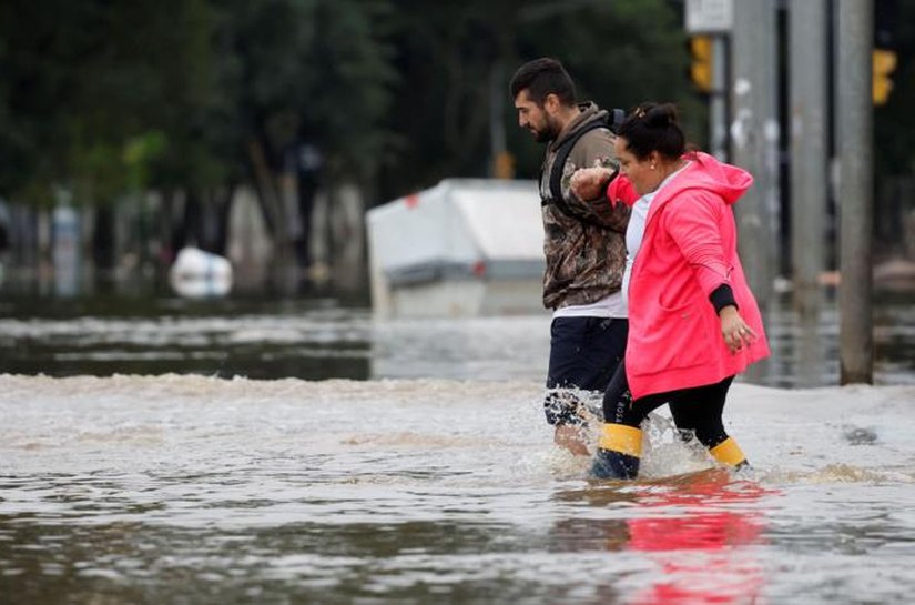 'É muito triste passar por tudo isso outra vez': os voluntários de resgate em 2023 que voltaram a atuar nas enchentes