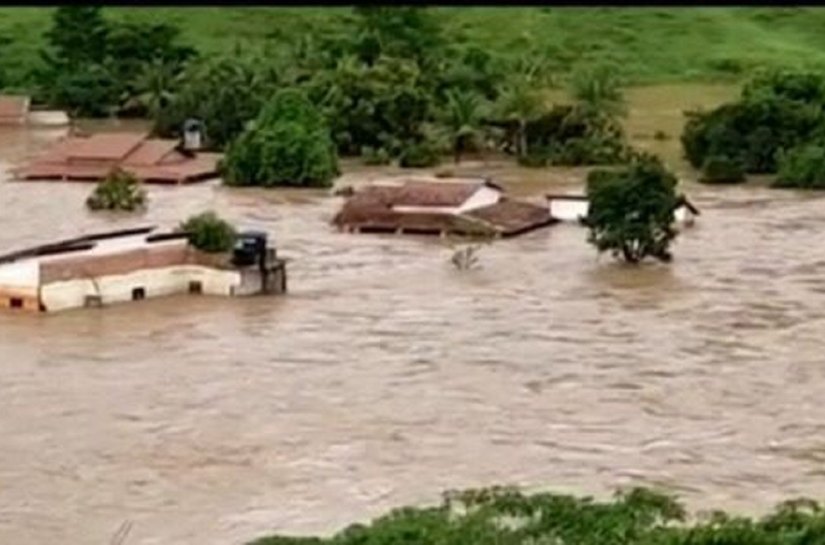 Chuvas já deixaram 18 mortos na Bahia; 30 cidades estão alagadas