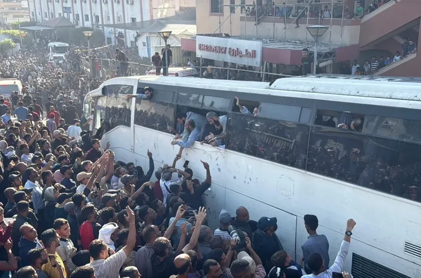 Israel liberta todos os prisioneiros palestinos previstos no acordo de Gaza