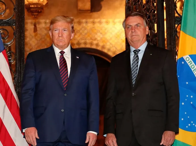 Trump diz que Brasil tenta fazer “execução política” com Bolsonaro