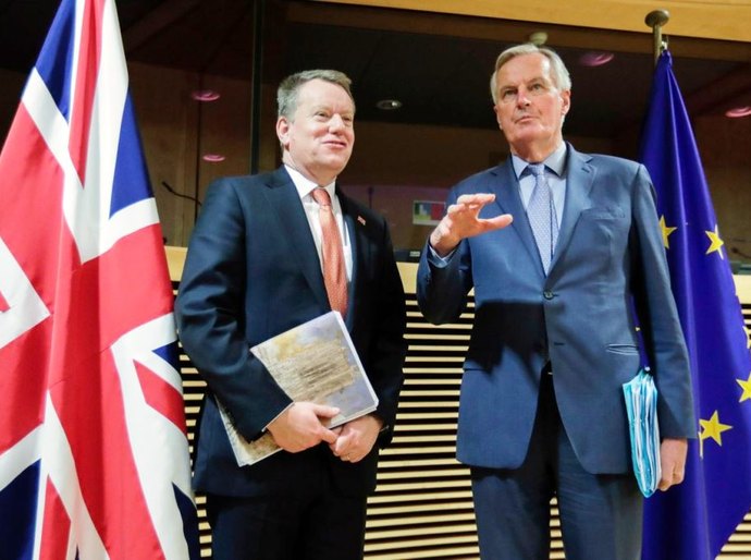 União Europeia e Reino Unido selam um acordo comercial histórico para a era pós-Brexit