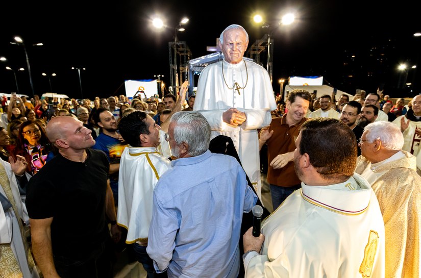 Cuiabá inaugura escultura de São João Paulo II nos 35 anos da visita do Papa