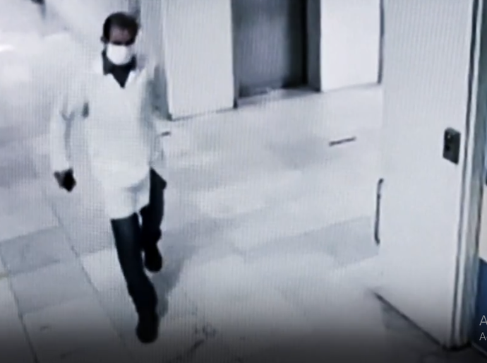 Quadrilha falsificava documentos de universidade para obter registros para falsos médicos