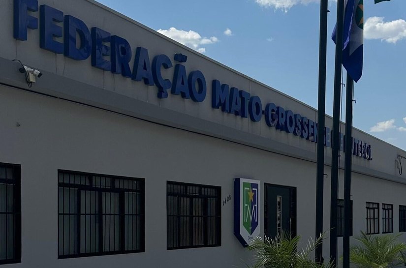 Denúncia de atleta irregular paralisa semifinal do Mato-grossense Feminino