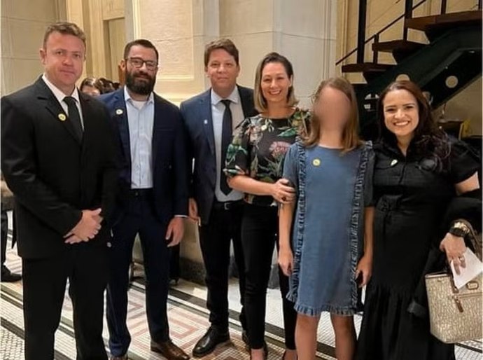 ONG da produtora de filme de Bolsonaro é alvo de operação por suspeita de desvio de recursos em contrato milionário de wi-fi com a Prefeitura de SP